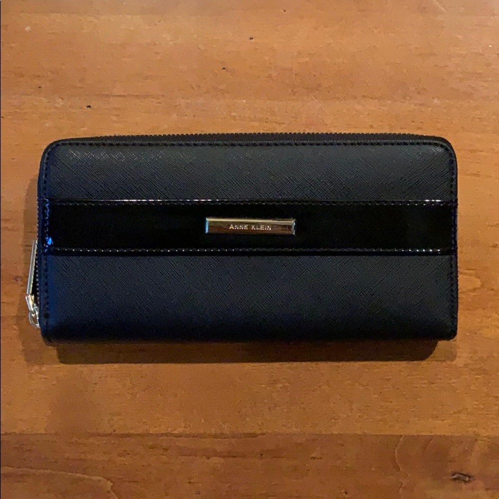 Anne Klein Zip Wallet